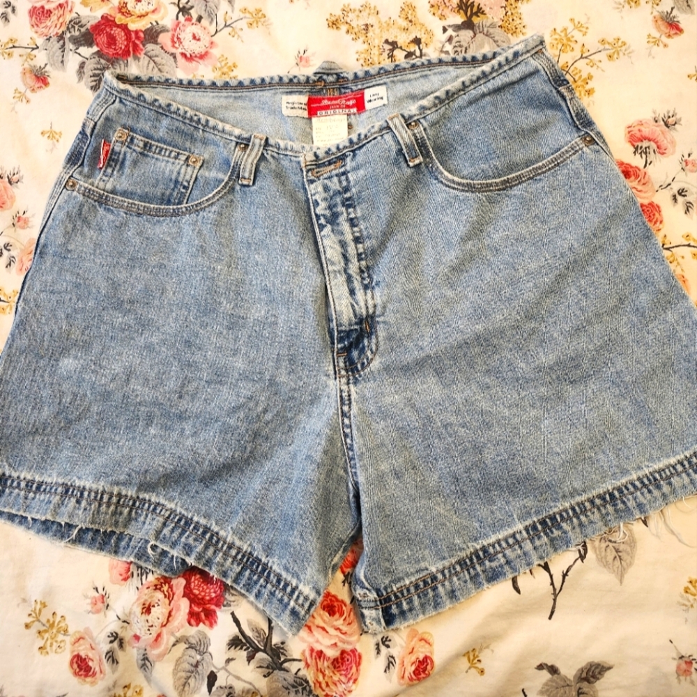 Road Rags sz 13 vintage high waisted jean shorts